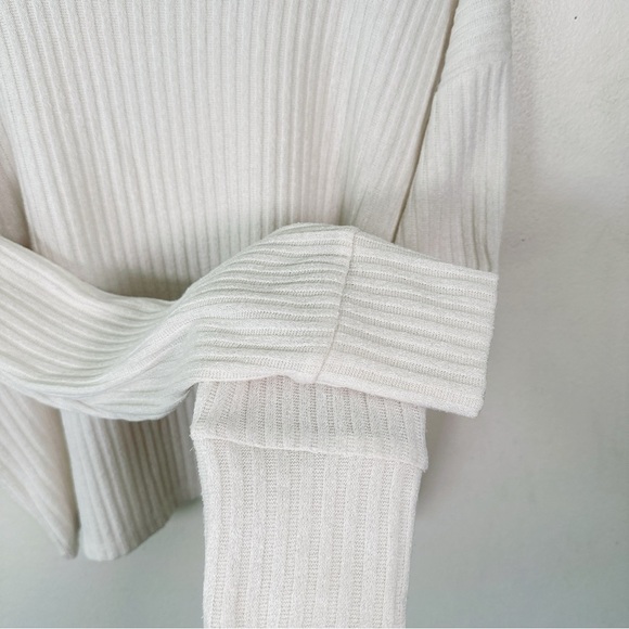 Aritzia Womens Size Medium Rudko Long Sleeve Ribbed Crop Top - Picture 9 of 15